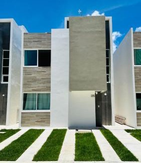 Puerto Juarez House | Casa Itzae