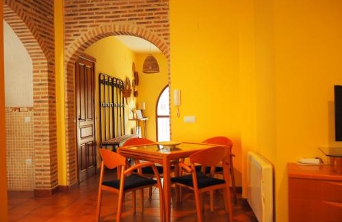 Arenas de San Pedro House | Casa Jacaranda