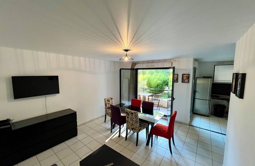 Saint-Denis Condo | Casa Jamin - Metro - Wifi - Parking - Dream Host