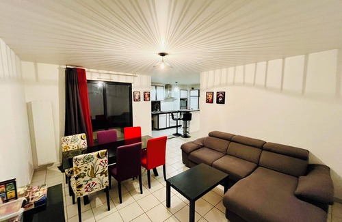 Saint-Denis Condo | Casa Jamin - Metro - Wifi - Parking - Dream Host