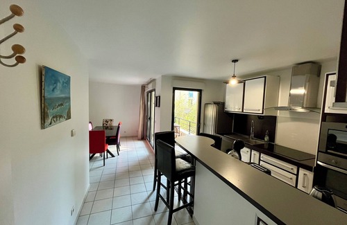 Saint-Denis Apartment | Casa Jamin - Metro - Wifi - Parking - TERRACE - Dream Host