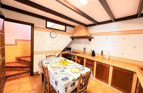 Alora Apartment | Casa Juan María,¡ A tan sólo 21 minutos del Caminito del Rey, 12.8 Km x MA-5403