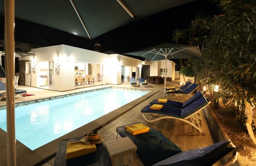 Puerto del Carmen Villa | Casa Juliet,5 Bedroom,4 Bathrooms.nsleeps 14.private heated pool .free air con.