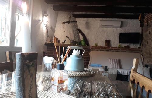 Arenas de San Pedro House | Casa La Almazara