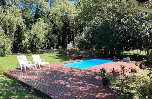 Los Acantilados House | Casa Leo - Casa Con pileta en Zona Acantilados Para 4 PAX - Hola Sur