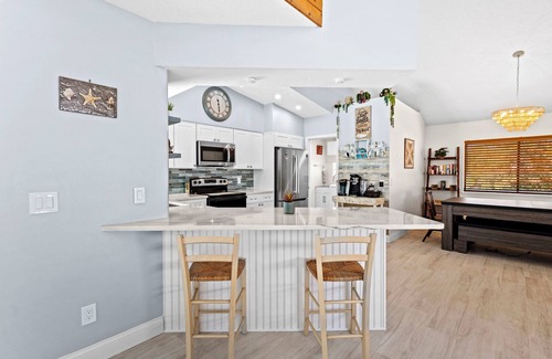 Jensen Beach House | Casa Linda - Charming 3-bedroom house with WiFi, AC in pleasant Jensen Beach