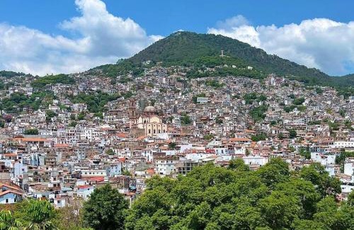 Taxco House | Casa Linda Vista cómoda y acogedora con cochera a 10 min zócalo
