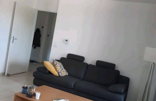 Decines-Charpieu Apartment | Casa Lione - Appartement Moderne à Décines