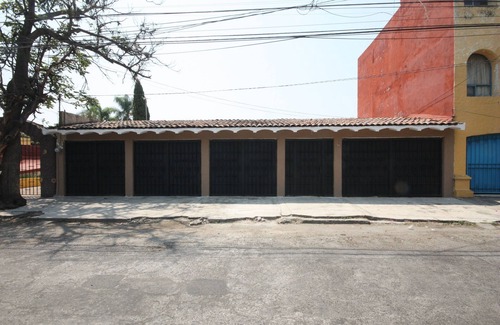 Cuernavaca House | Casa Luna con alberca para 26 personas Cuernavaca