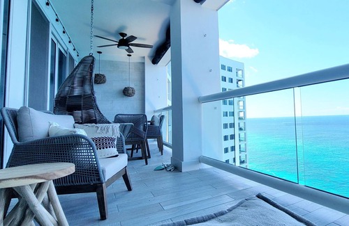 Zona Hotelera Norte Condo | Casa Luxe in Peninsula Grand Condominiums
