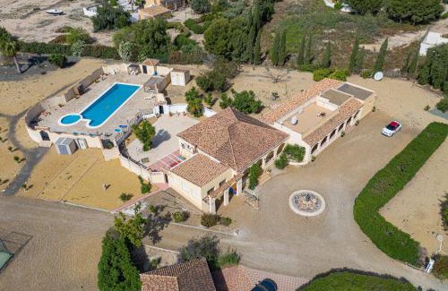 La Parata Villa | Casa Mari - fabulous semi-detached villa with swimming pool, tennis court and huge gardens