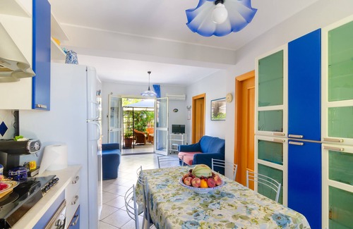 Fondachello Apartment | Casa Mariba: Ground floor apartment by the sea