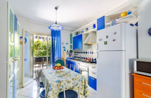 Fondachello Apartment | Casa Mariba: Ground floor apartment by the sea