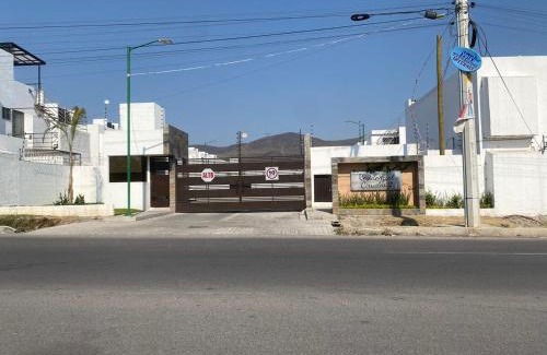 Emiliano Zapata House | Casa Mary de Pacos
