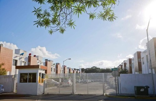 Puerto Juarez House | Casa "melon"