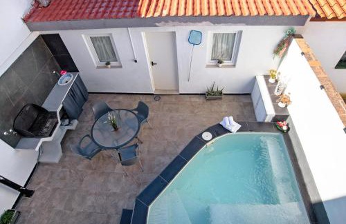 Ronda House | Casa Mia Jacuzzi Exterior