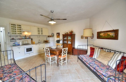 Montalto di Castro House | Casa Micaela B: A welcoming apartment that is part of a villa situated in a quiet location, surrounded by a wonderful garden, with Free WI-FI.