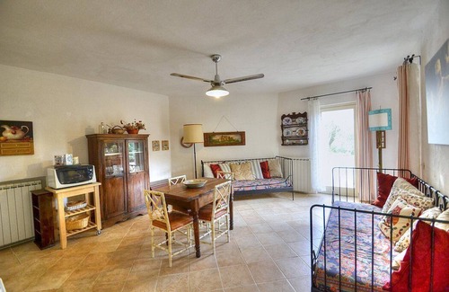 Montalto di Castro House | Casa Micaela B: A welcoming apartment that is part of a villa situated in a quiet location, surrounded by a wonderful garden, with Free WI-FI.