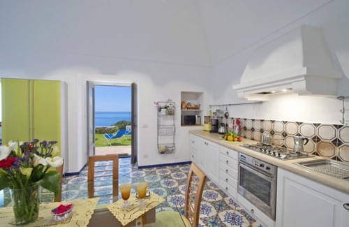 Praiano House | Casa Michara located in the village center