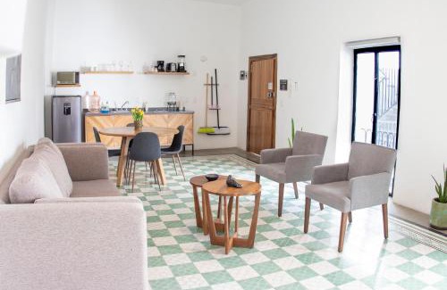 Centro Apartment | Casa Monarcas - Victoria (with AC)
