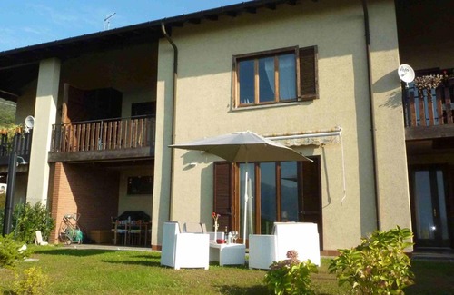 Porto Valtravaglia Apartment | Casa Muceno