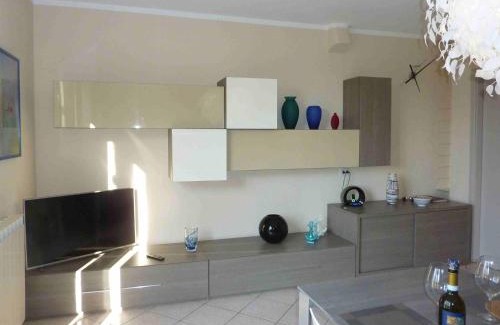 Porto Valtravaglia Apartment | Casa Muceno