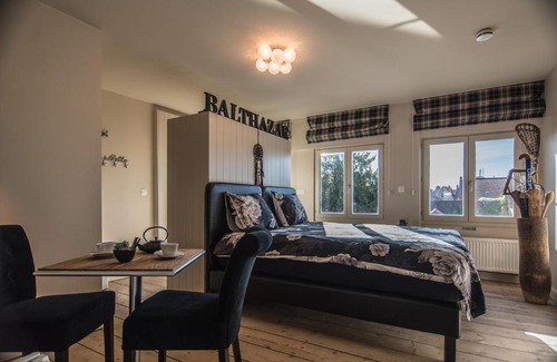 Historical Center Bruges House | Casa Negra