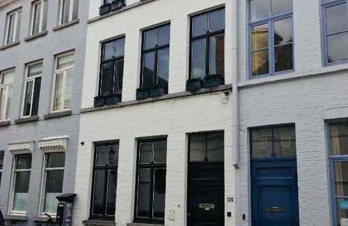 Historical Center Bruges House | Casa Negra