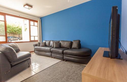 Florianopolis Apartment | Casa pé na areia Praia Mole Surf, Natureza, Lagoa - Home Office