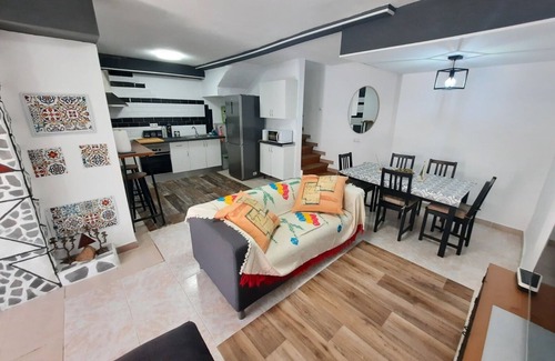 Agaete House | Casa Para Disfrutar y Desconectar con la Familia, Teniéndolo Todo muy Cercano