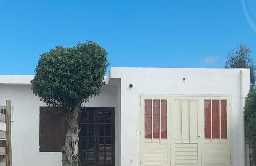 Las Colinas de Peralta Ramos House | Casa parrilla patio estacionamiento