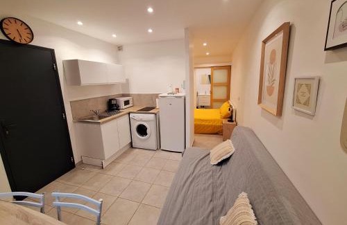 Meze Apartment | Casa Pastel