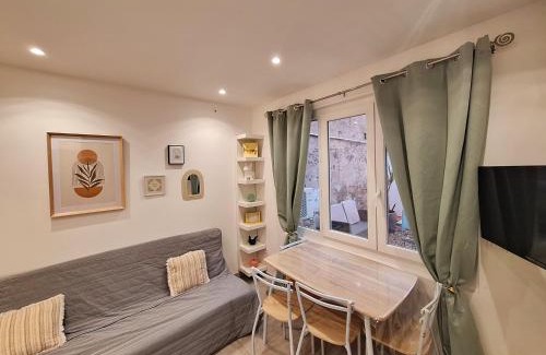 Meze Apartment | Casa Pastel