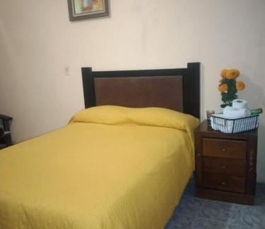 Del Cristo House | Casa petirrojo - habitaciones en Pátzcuaro
