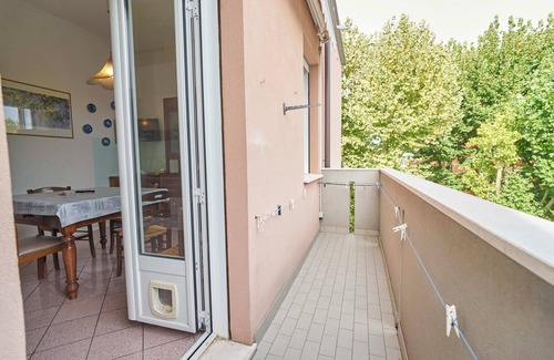 Miramare Apartment | Casa Ponti - Two Bedroom Apartment, Sleeps 5