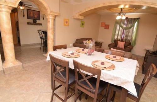 Primera Seccion House | Casa PortoBello - Intown home!
