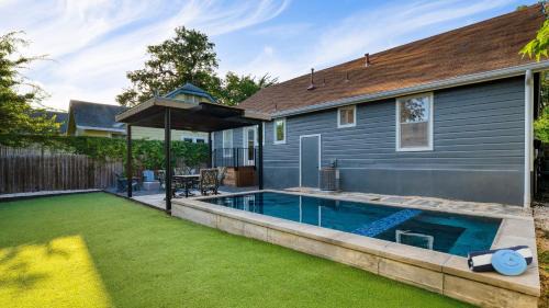 Central East Austin House | Casa Que Canta by AvantStay Private Pool Firepit Walkable East Austin Gem