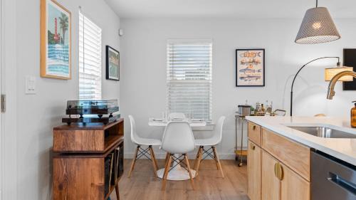 Central East Austin House | Casa Que Canta by AvantStay Private Pool Firepit Walkable East Austin Gem
