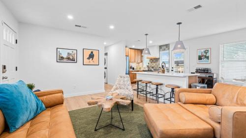 Central East Austin House | Casa Que Canta by AvantStay Private Pool Firepit Walkable East Austin Gem