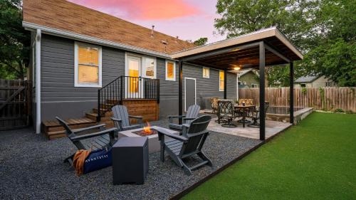 Central East Austin House | Casa Que Canta by AvantStay Private Pool Firepit Walkable East Austin Gem