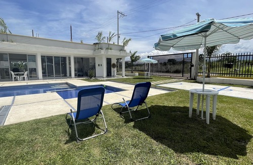 Ibague Villa | Casa Quinta Torena, en Zona Tranquila y Privada