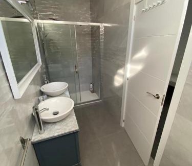 Cerro del Aguila House | CASA REFORMADA CON TERRAZA/WIFI/AIRE ACONDICIONADO