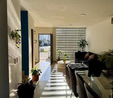 Parque Las Palmas House | Casa Residencial la Primavera