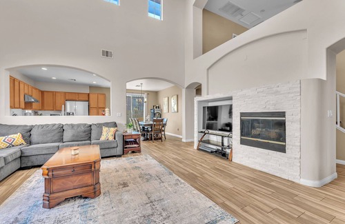 McCullough Hills House | Casa Rocky Star 3-bedroom 3 bath house w/AC in Henderson