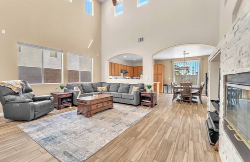 McCullough Hills House | Casa Rocky Star 3-bedroom 3 bath house w/AC in Henderson