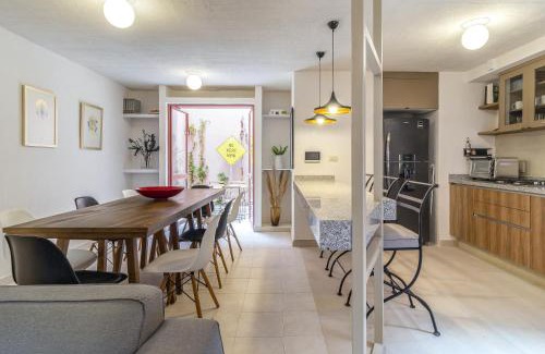 Downtown Queretaro Apartment | Casa Rosa by Domi Housing