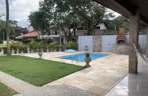 Riviera de Sao Lourenco House | Casa Rosa/Riviera - near shopping center