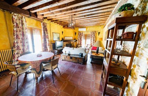 Layos House | Casa Rural Álamo Grande