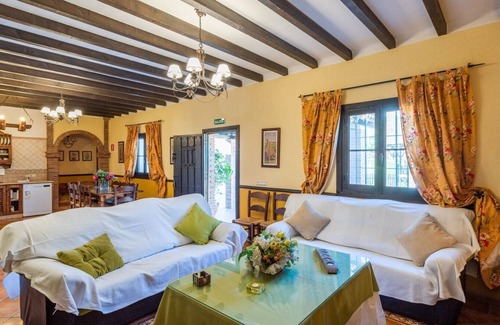 Malaga-Este Villa | Casa Rural Castillo Málaga by Ruralidays