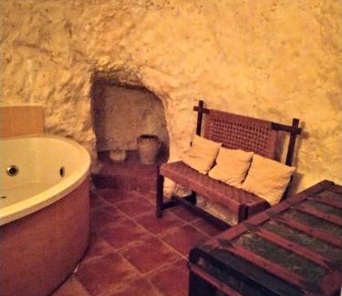 Alcala del Jucar Apartment | Casa Rural con Jacuzzi Paraíso del Júcar